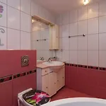 Nadia's Breeze - Spacious 1br Near The 아파트 *